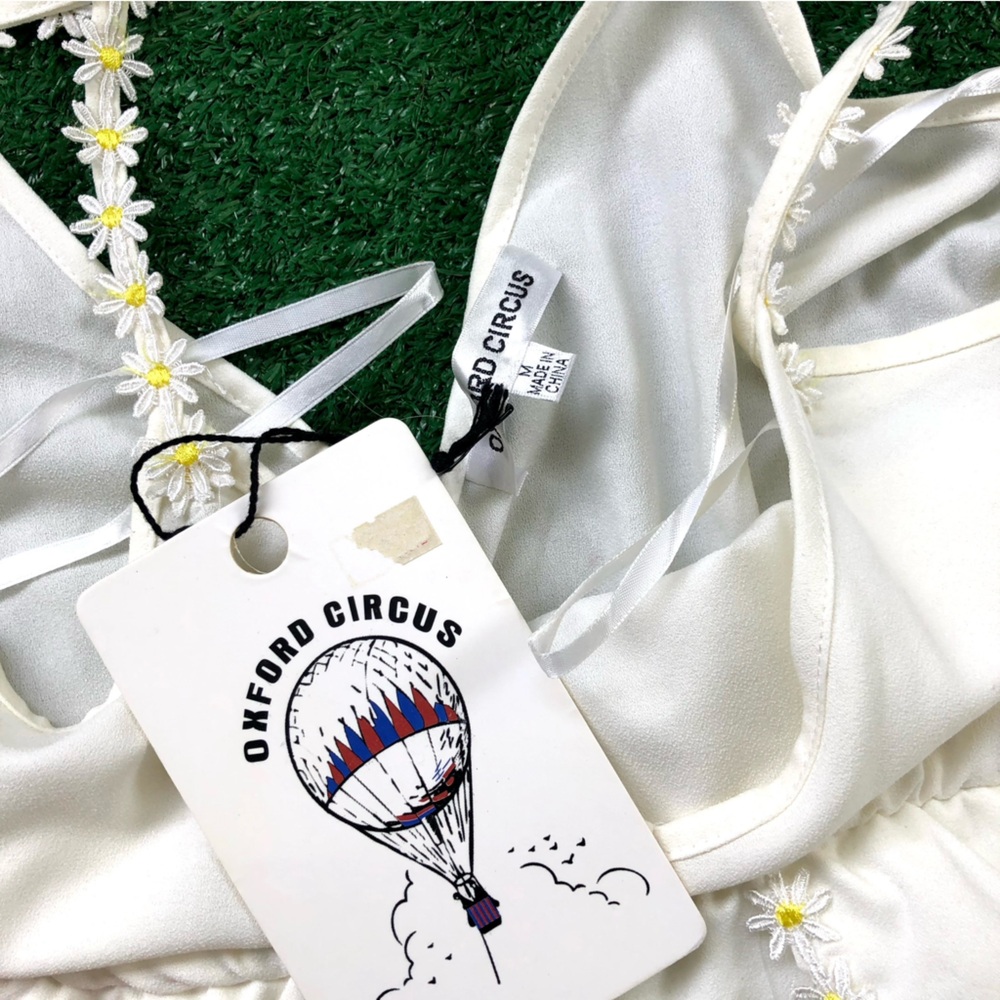 OXFORD Circus White Romper with floral straps Size M - Picture 5 of 6